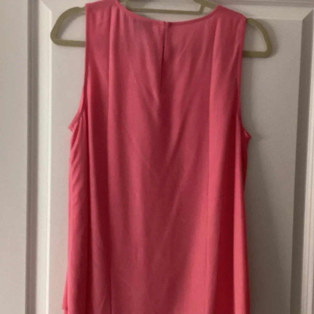 Never Worn Ann Taylor Sleeveless Blouse - Picture 3 of 3